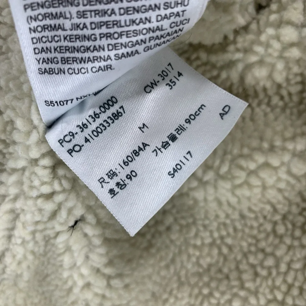 Levi's Women's Sherpa Lined Jacket M Trucker Bomber Light Wash Denim‎ Y2K
